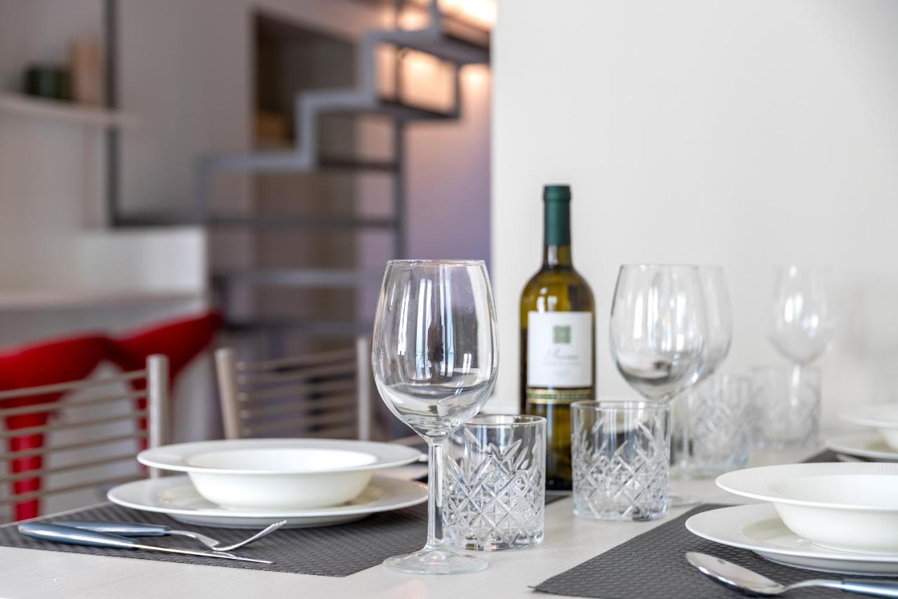 Navigli-Duomo Exclusive Design Loft Su Due Piani Con Wifi Apartment Milan Luaran gambar
